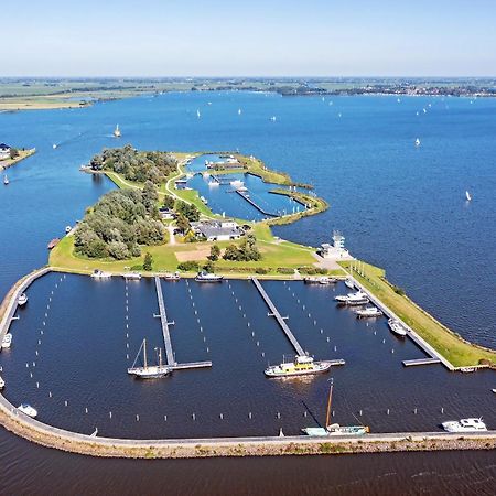 Welcome In - Houseboat 'Elysium' Met Eigen Aanlegsteiger Sneek - Offingawier Exterior photo