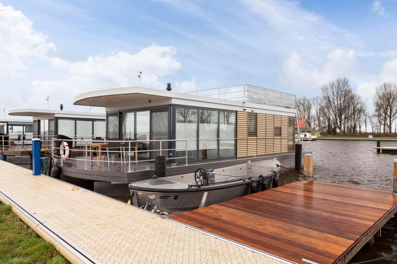 Welcome In - Houseboat 'Elysium' Met Eigen Aanlegsteiger Sneek - Offingawier Exterior photo
